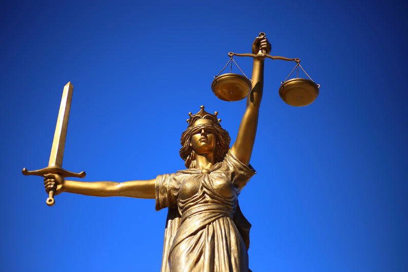 Main image: Statue of blindfolded Lady Justice holding scales and a sword (William Cho/Pixabay)