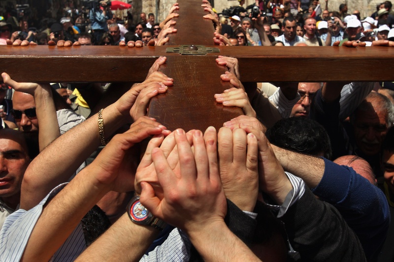 Main image: Good Friday Procession In Jerusalem's Old City (David Silverman/Getty Images)