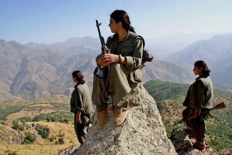 Women soldiers at Kurdistan border