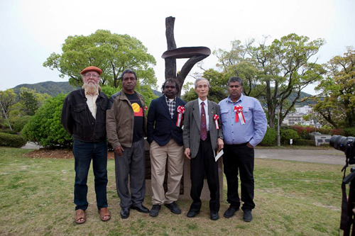 Anangu Artists and Leaders from Yalata, Oak Valley and Maralinga, with Nagasaki Hibakusha (nuclear survivors) representative. Credit: Nuclear Futures