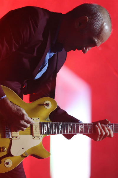 Paul Kelly performs in 2015. (Credit: Stefan Postles / Stringer / Getty)